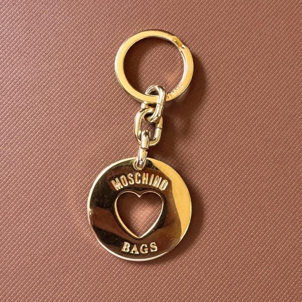 Moschino Gold Pleated Heart round key chain